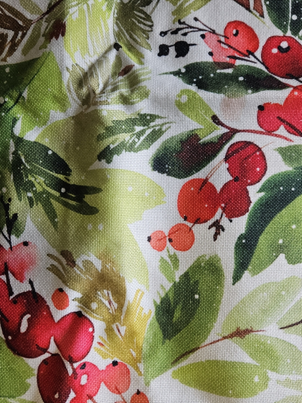 Like New Holiday Holly Berry Pillow Covers, Set of 2, 16"